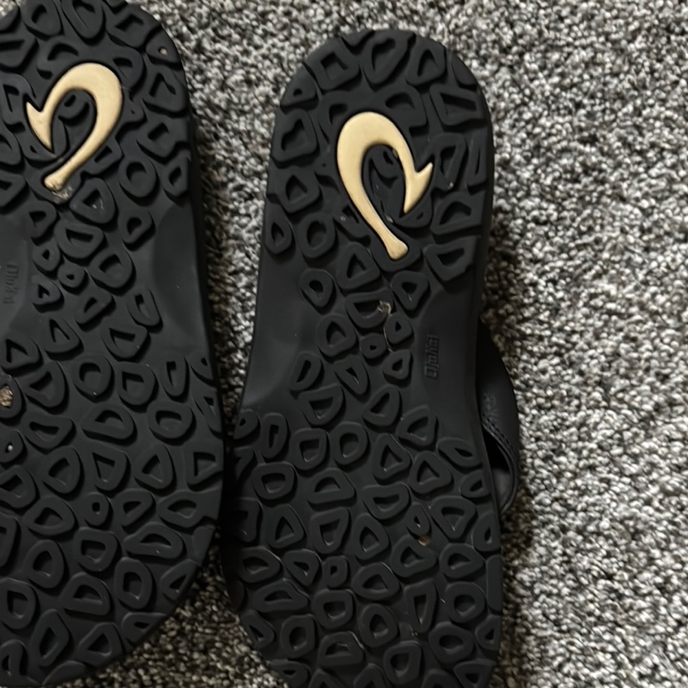 OluKai Classic Black Sandals - Picture 3 of 6